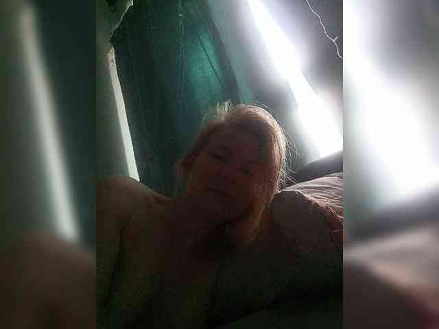 CheapSlutOnline webcam