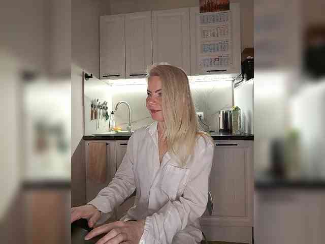 WomenS webcam