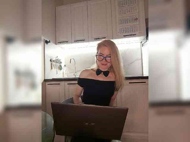 WomenS webcam