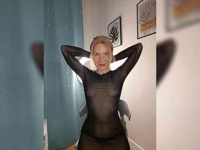 WomenS webcam