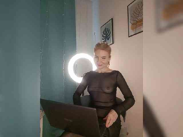 WomenS webcam
