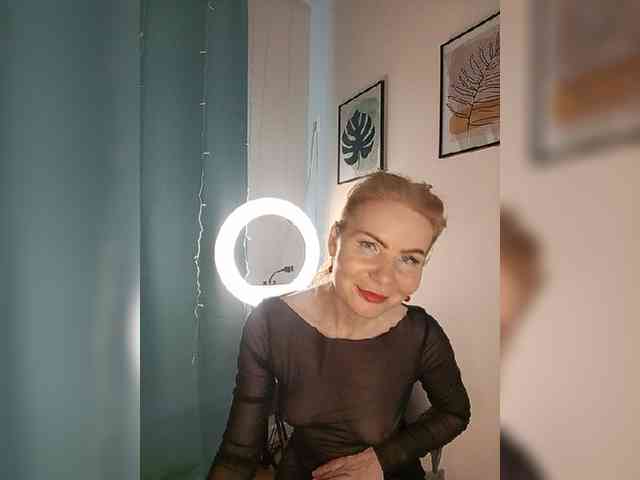 WomenS webcam