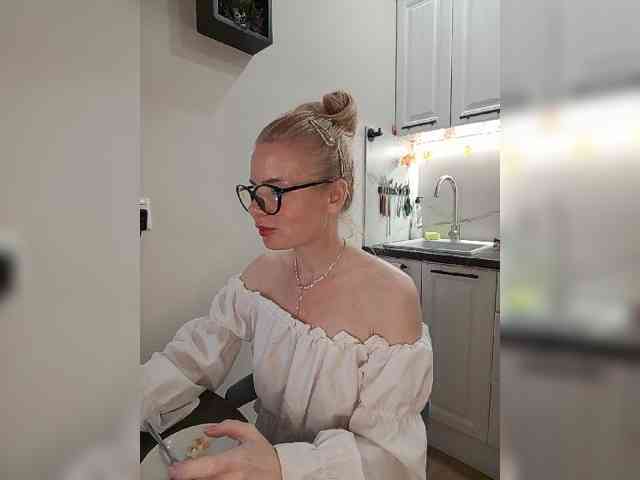 WomenS webcam