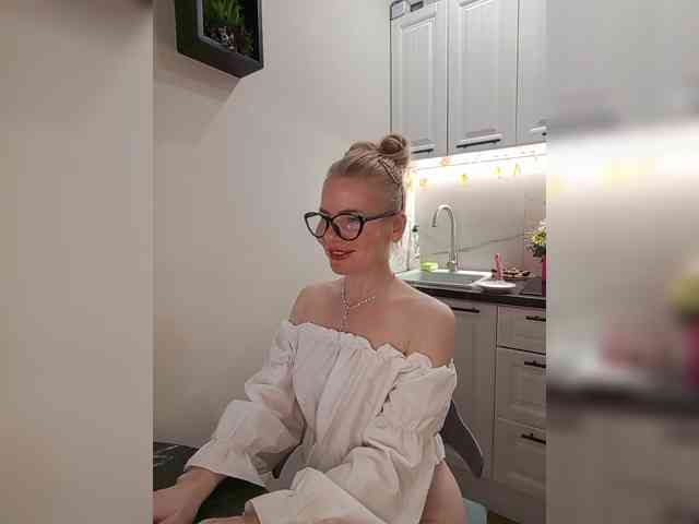 WomenS webcam
