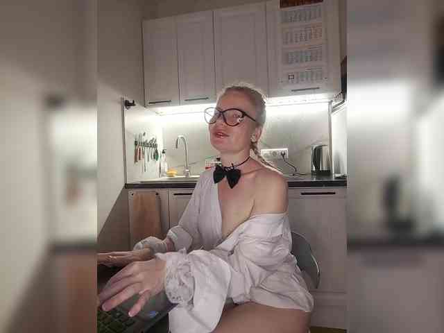 WomenS webcam