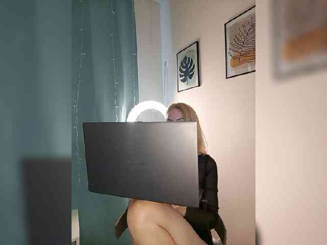WomenS webcam