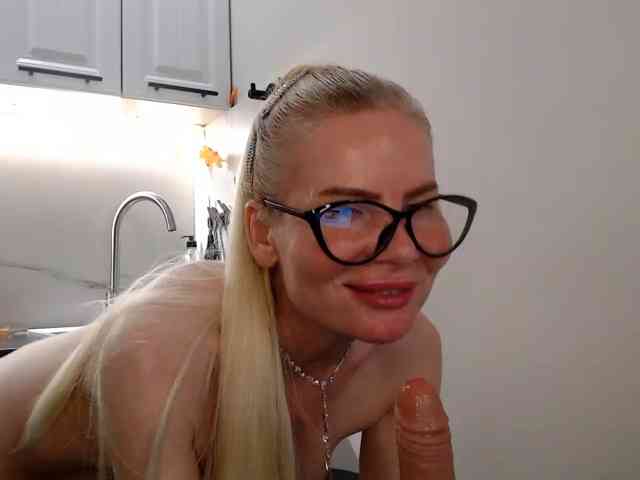 miss-1m's webcam live show