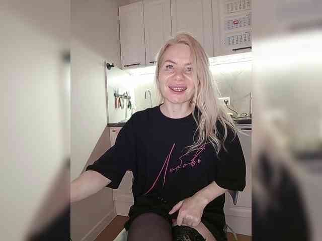 MrMrsLoungeSexBar webcam