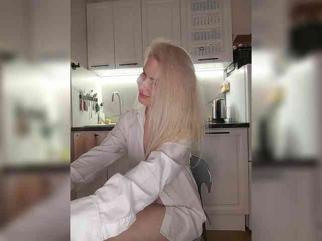 CheapSlutOnline webcam