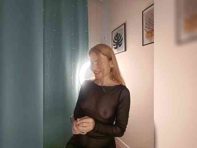 WomenS webcam