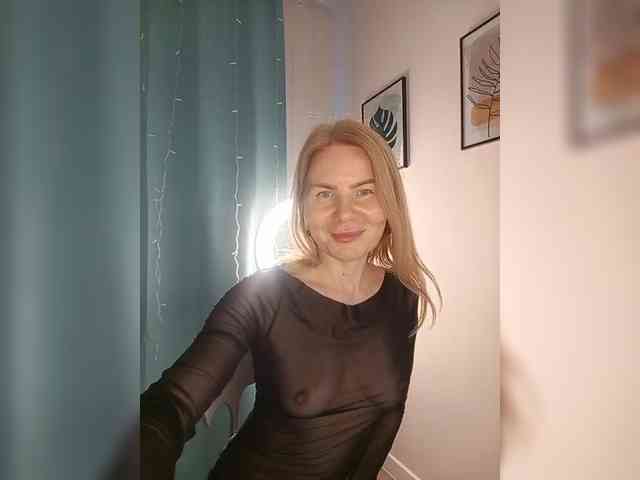 WomenS webcam
