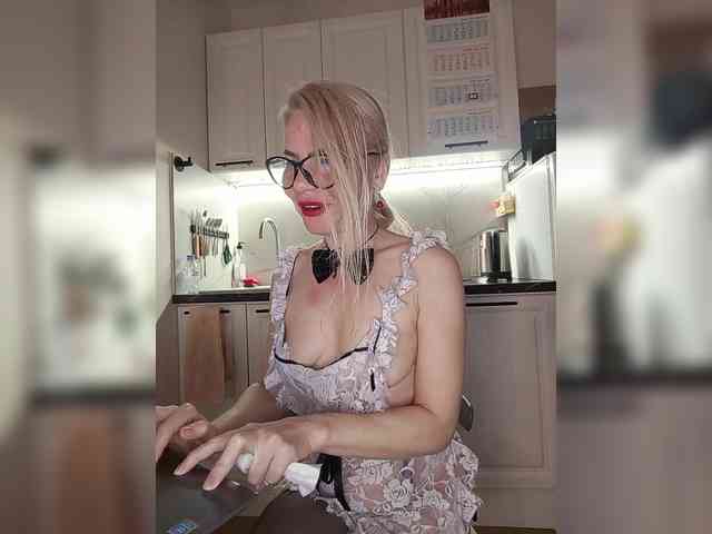 CheapSlutOnline webcam