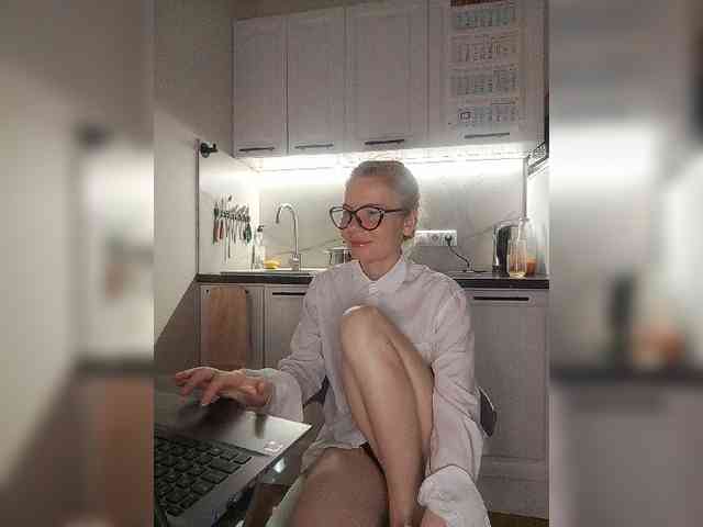 WomenS webcam