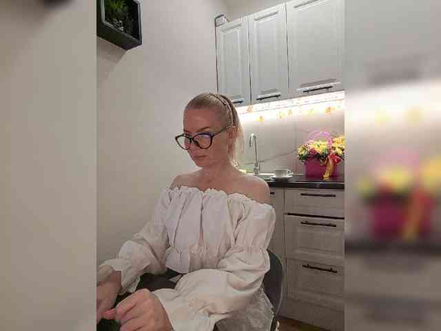 WomenS webcam