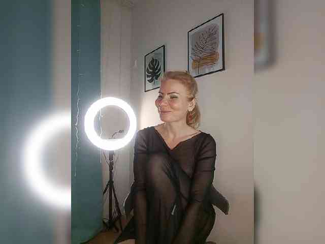 WomenS webcam