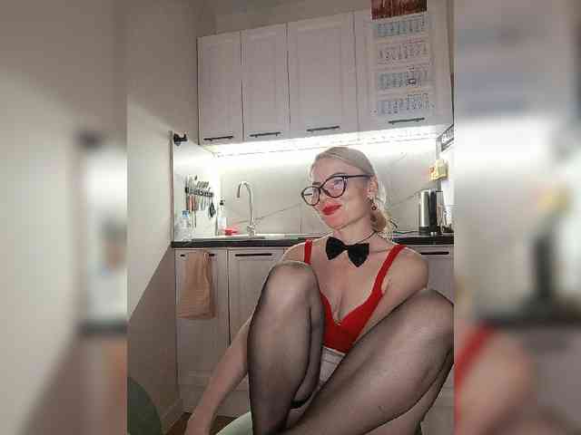 CheapSlutOnline webcam