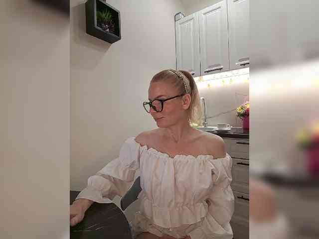 WomenS webcam
