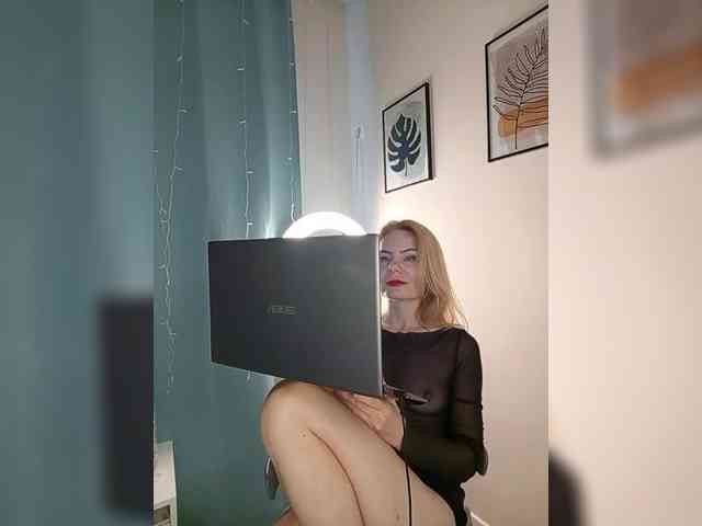 WomenS webcam