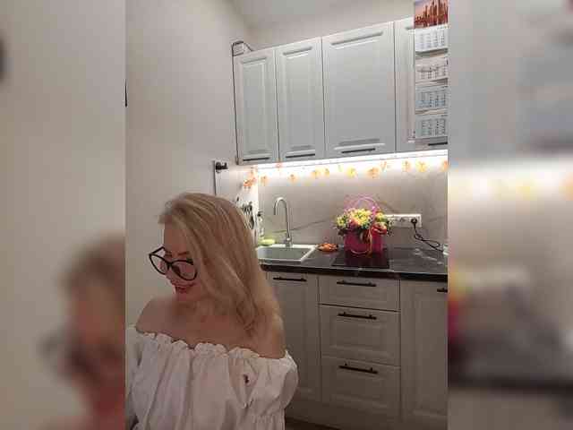 WomenS webcam
