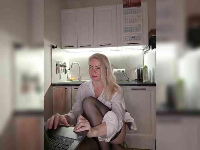WomenS webcam
