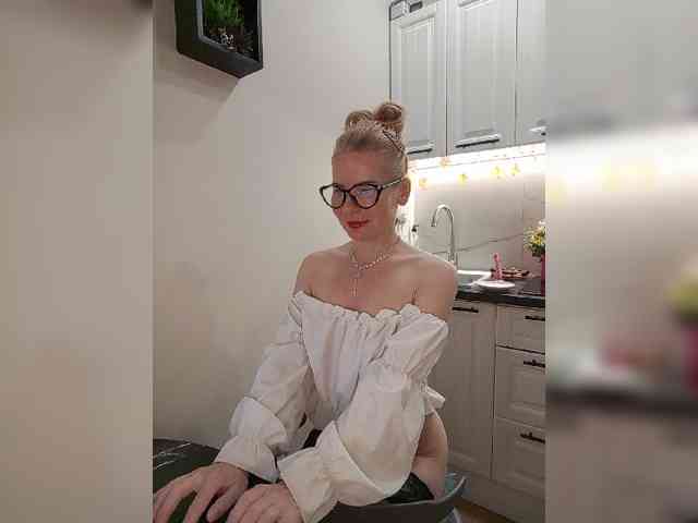 WomenS webcam