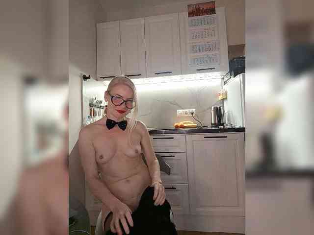 CheapSlutOnline webcam