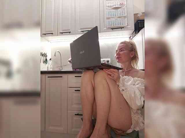 WomenS webcam