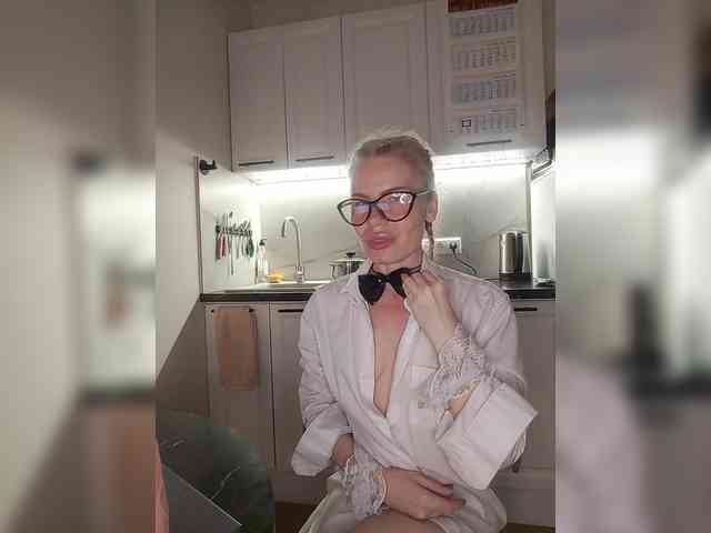 WomenS webcam