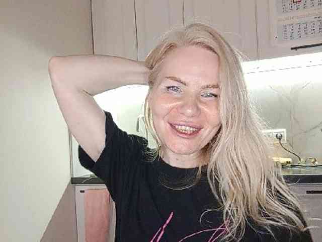 MrMrsLoungeSexBar webcam