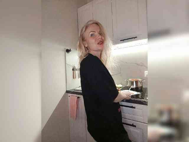 MrMrsLoungeSexBar webcam