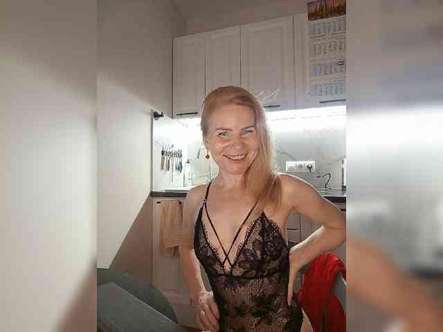 WomenS webcam