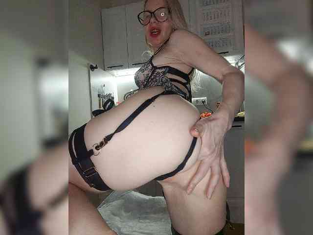 CheapSlutOnline webcam