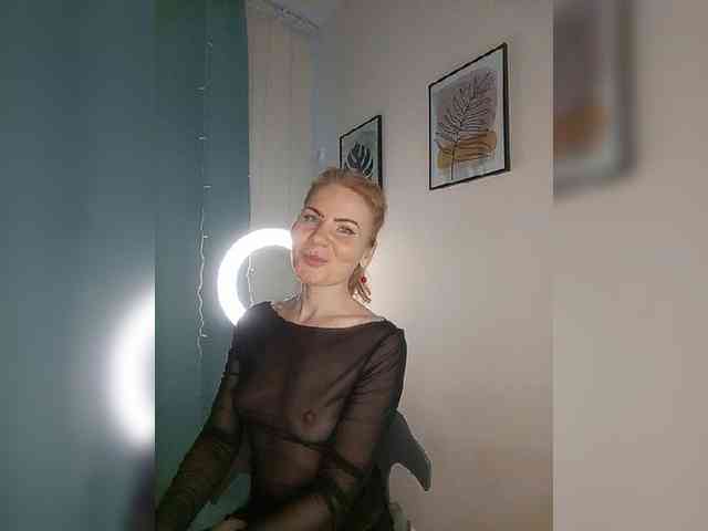 WomenS webcam