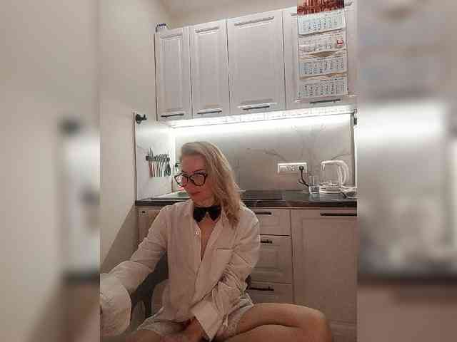 WomenS webcam