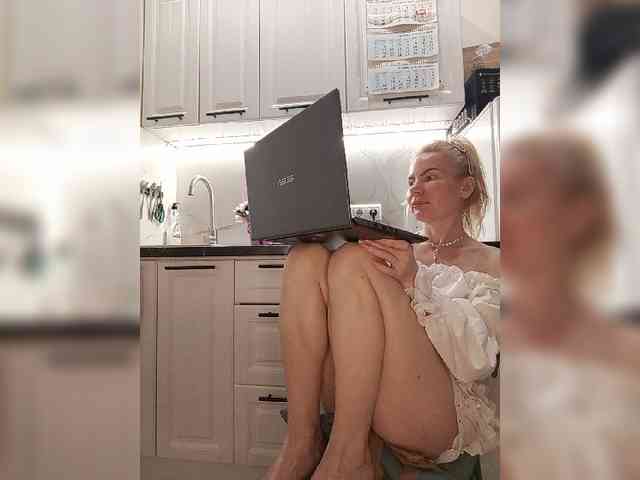 WomenS webcam