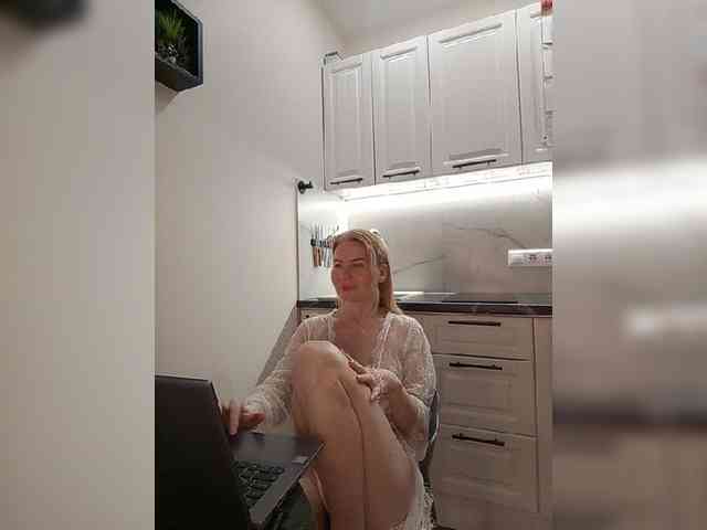 WomenS webcam