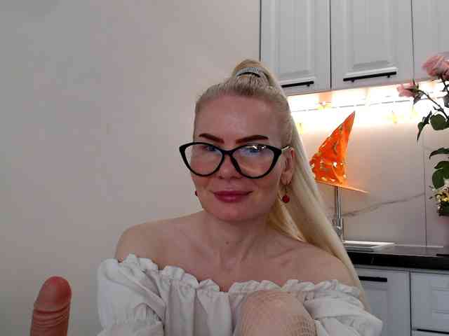 WomenS webcam