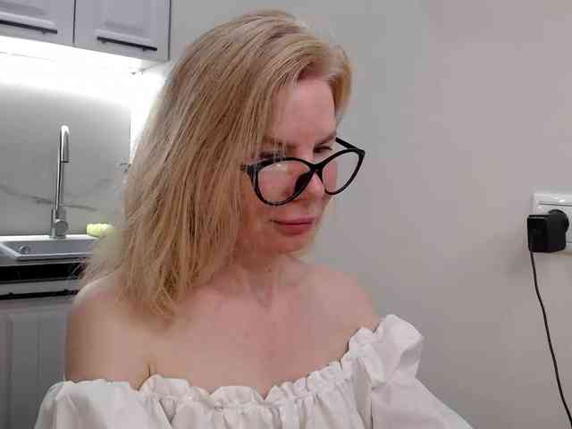 WomenS webcam