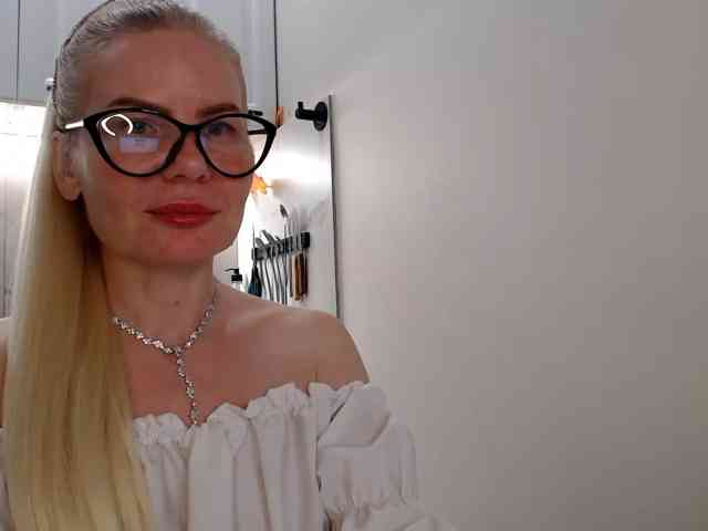 WomenS webcam