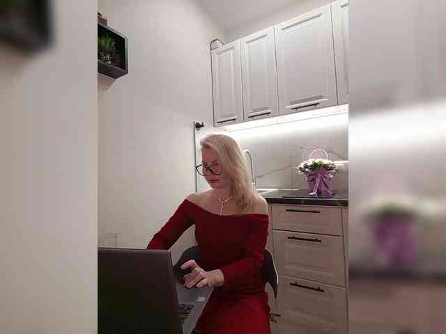 WomenS webcam