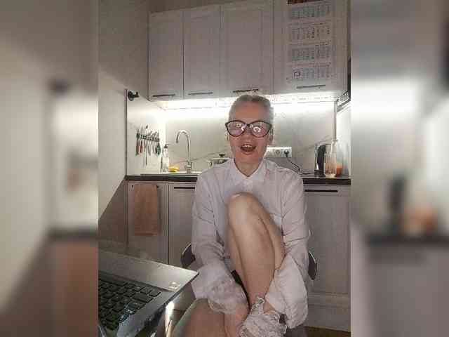 WomenS webcam