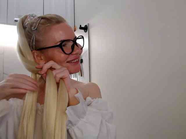 WomenS webcam