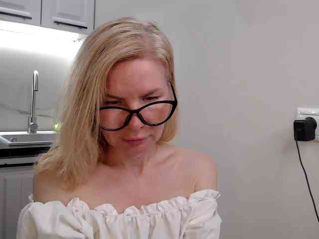 WomenS webcam