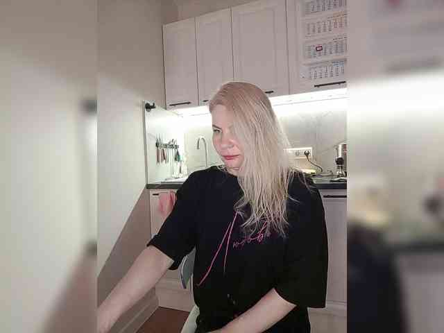 Model: MrMrsLoungeSexBar