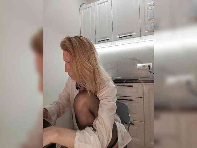 WomenS webcam