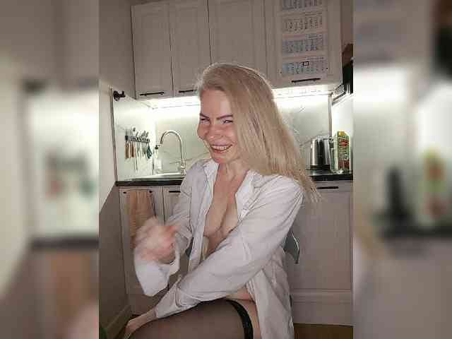 WomenS webcam
