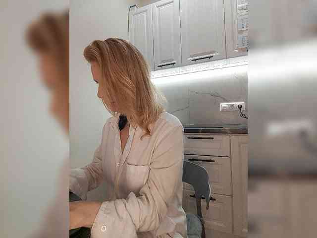 WomenS webcam