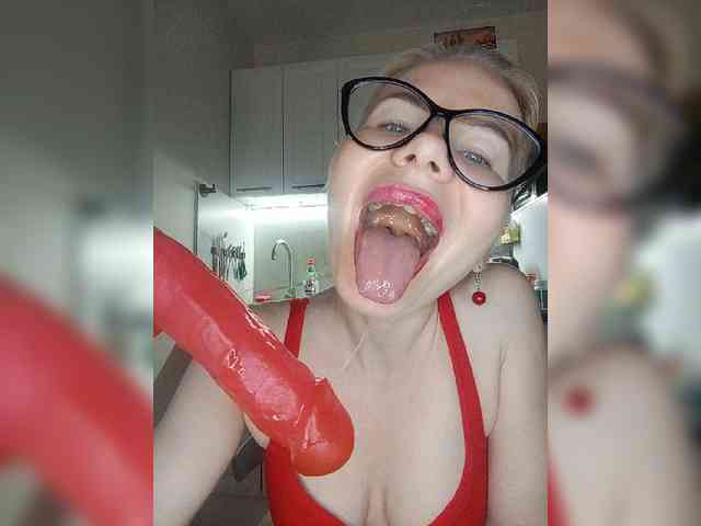 CheapSlutOnline webcam