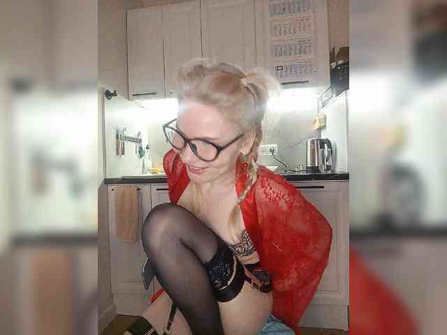 CheapSlutOnline webcam