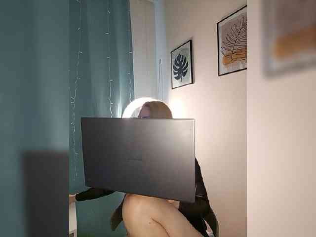 WomenS webcam